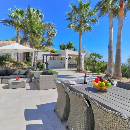Amazing With Panoramic Views Villa *