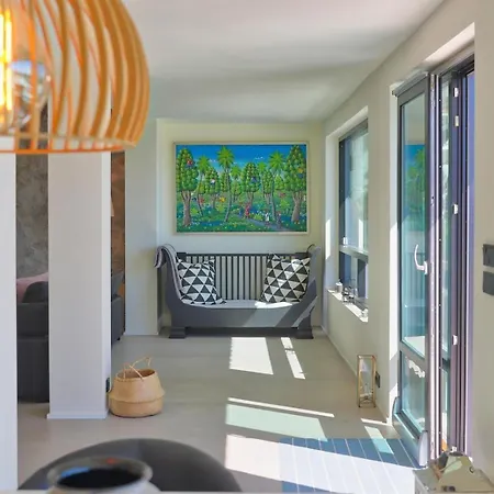 Amazing With Panoramic Views *