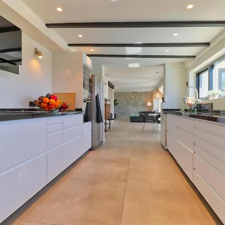 Amazing With Panoramic Views *
