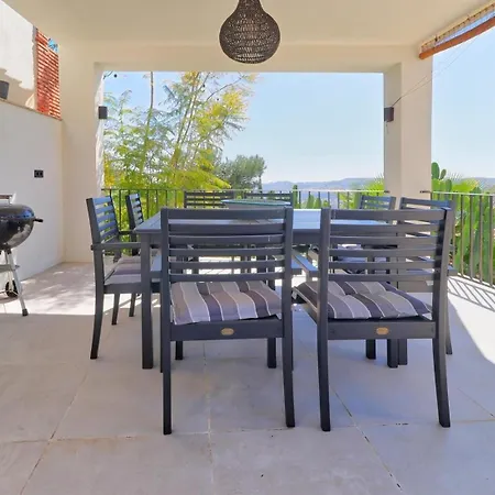 Amazing With Panoramic Views فيلة *
