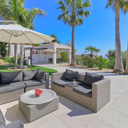 فيلة Amazing With Panoramic Views
