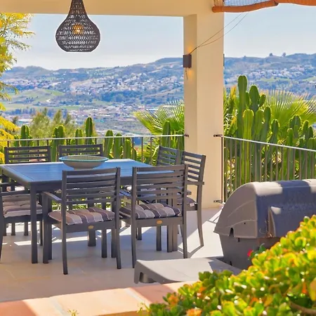 Amazing With Panoramic Views فيلة