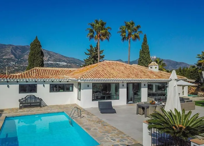 Amazing With Panoramic Views Villa